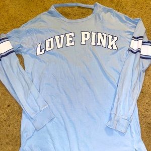 PINK oversized long sleeve with back cutout. XS